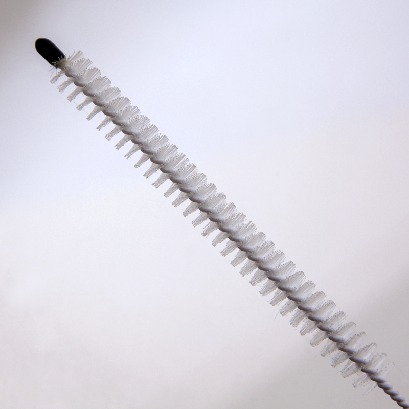 Brush for cleaning reed tubes